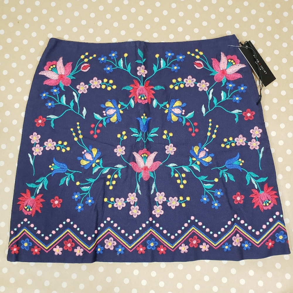 🌟Closet Closing🌟 Embroidered Floral Skirt